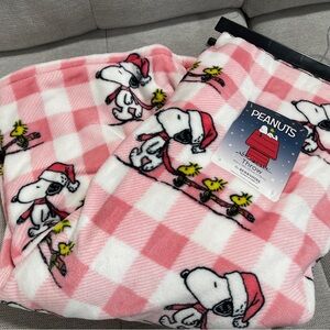 Pink Christmas Snoopy & Woodstock Peanuts Holiday Plush Throw Blanket 50x70 NWT